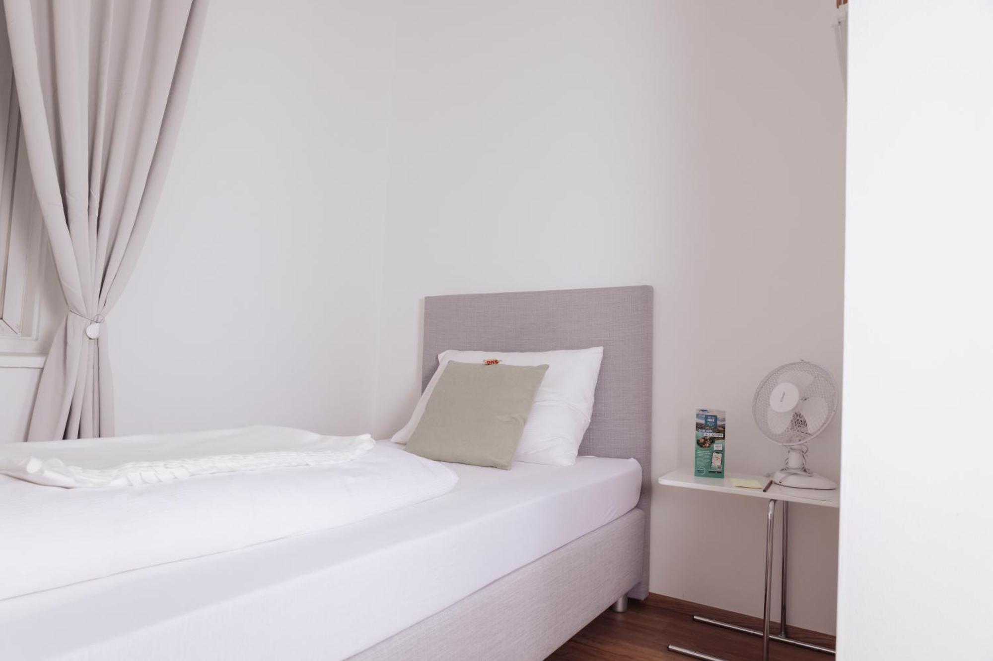 Cityhotel Am Domplatz Self-Checkin クラーゲンフルト エクステリア 写真