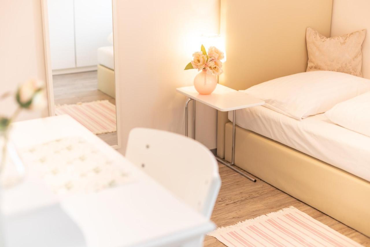 Cityhotel Am Domplatz Self-Checkin クラーゲンフルト エクステリア 写真
